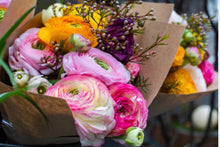 Load image into Gallery viewer, Hello Summer! DELIVERED (Weekly) Small Arrangements